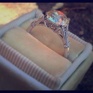 NWOT Round Moissanite  18k white gold. Size 7 & 8